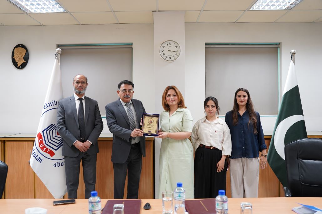 CUST proudly signed a Memorandum of Understanding (MoU) with Berlitz Pakistan